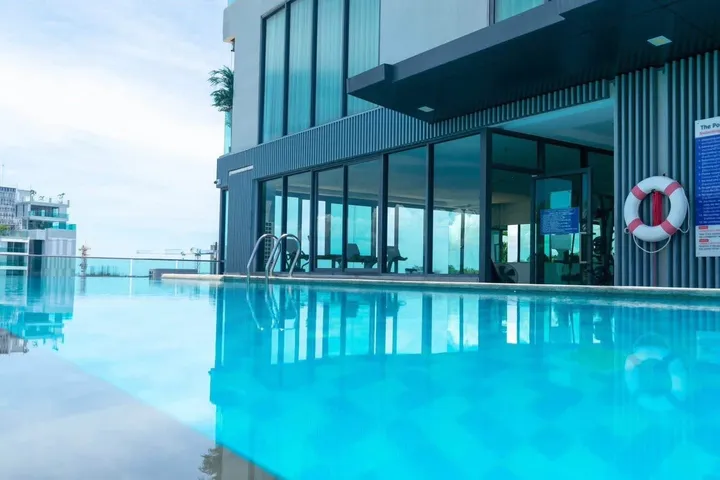 2 Bedroom Condo for sale at The Point