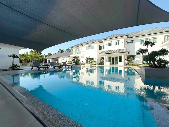 8 Bedroom House for sale in Mabprachan