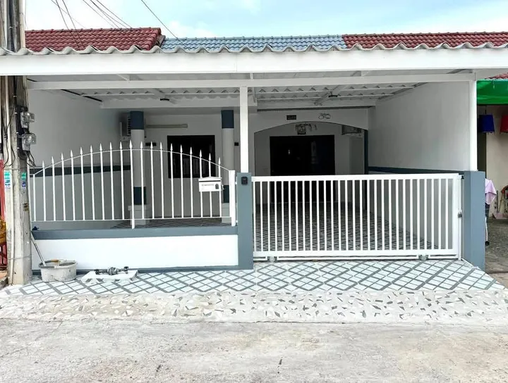 4 Bedroom Townhouse for sale at Green Ville Village