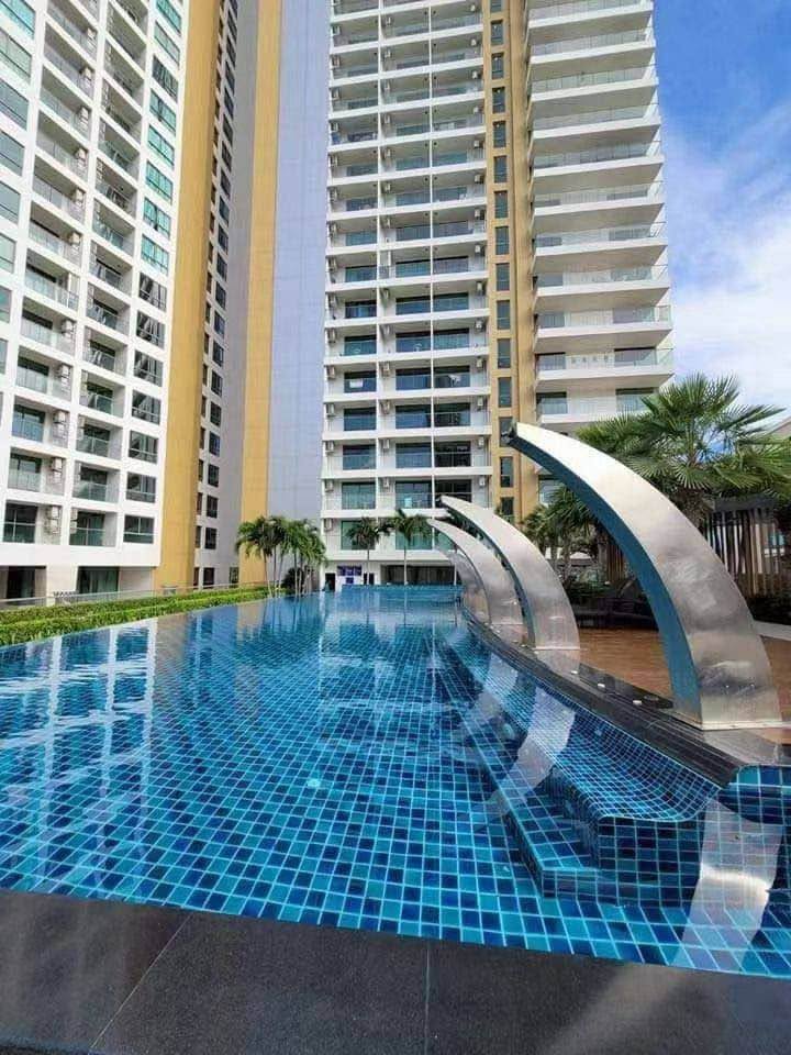 1 Bedroom Condo for rent at The Peak Towers
