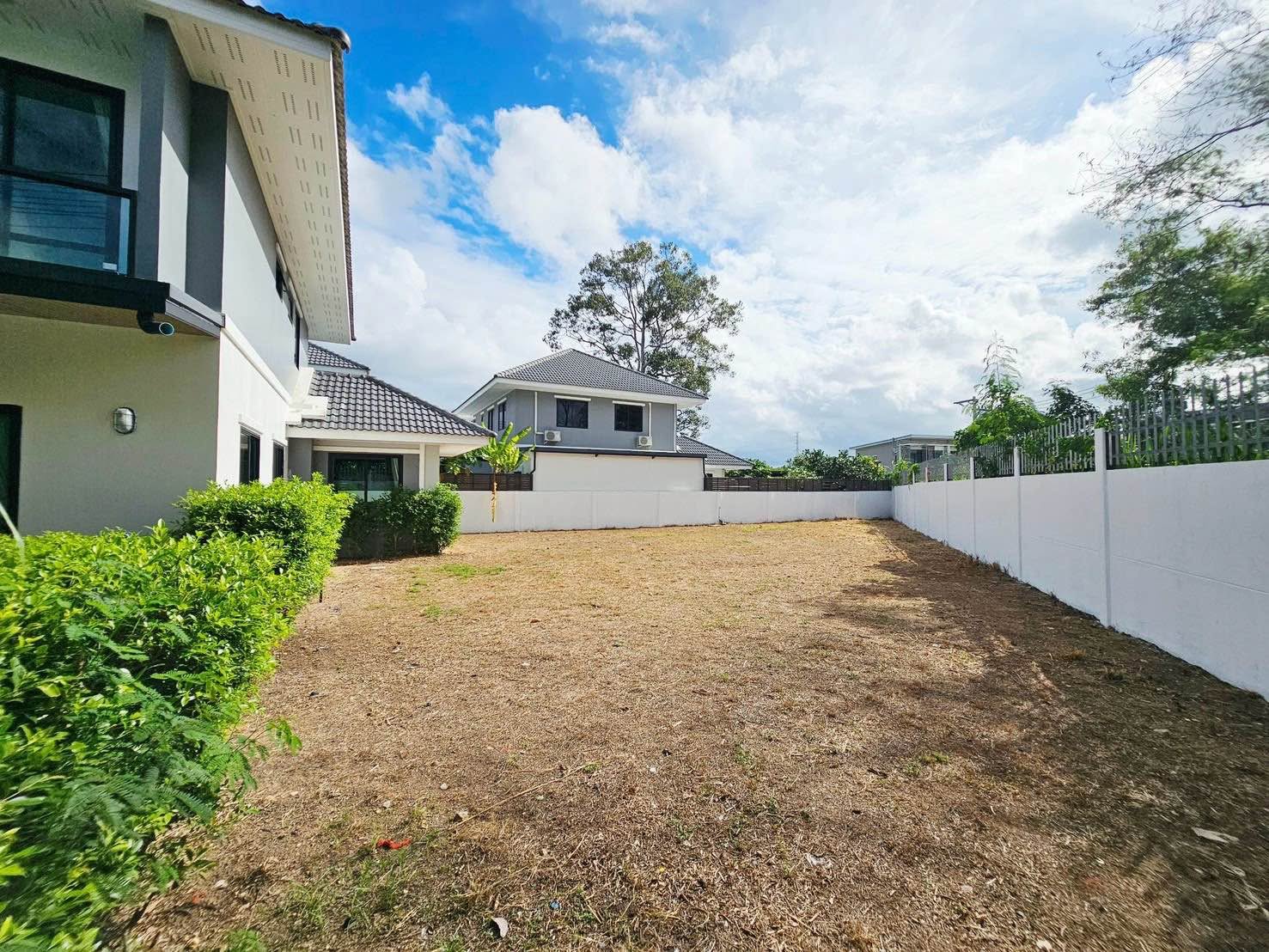 4 Bedroom House for sale at Maneerin Privacy
