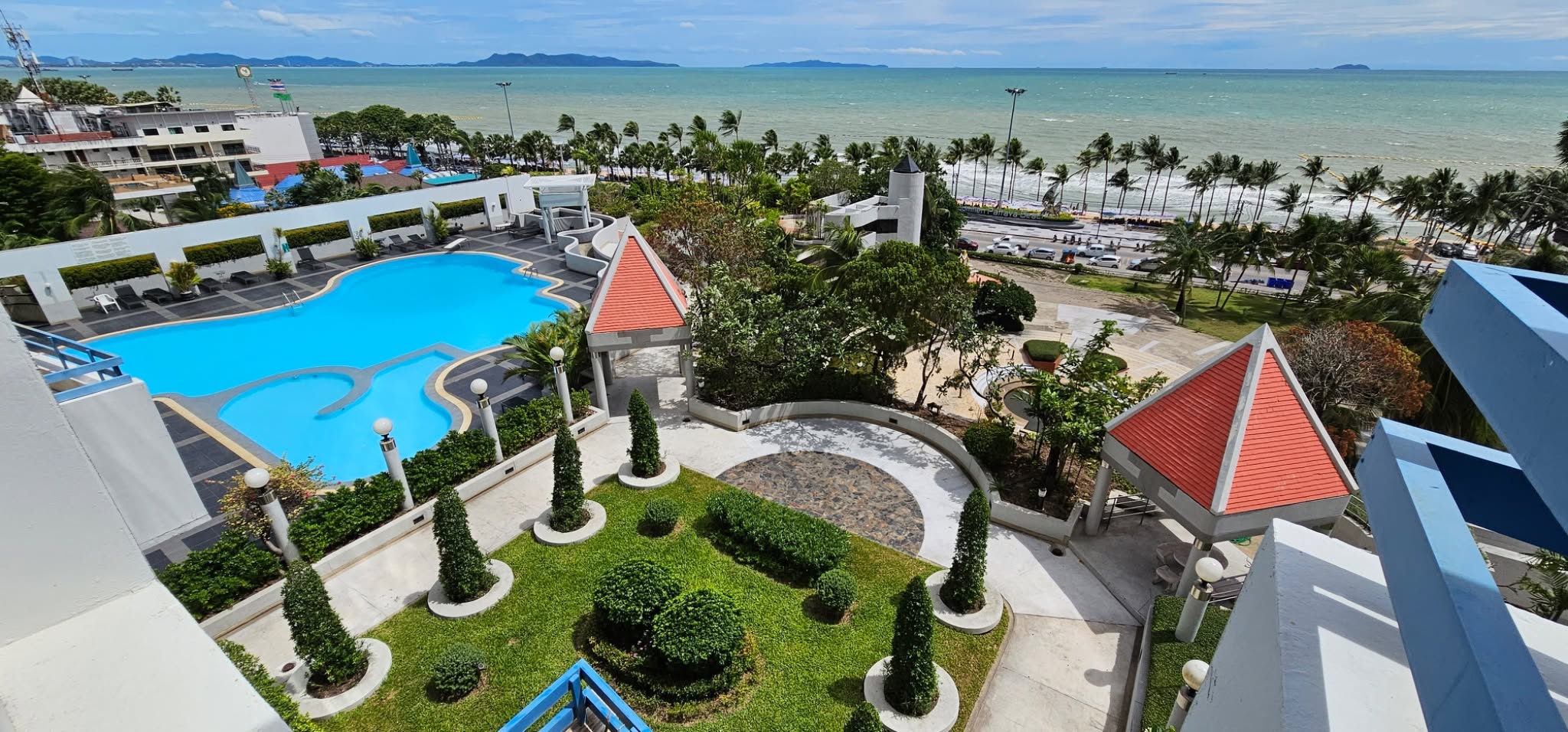 3 Bedroom Condo for sale at Jomtien Plaza Condotel