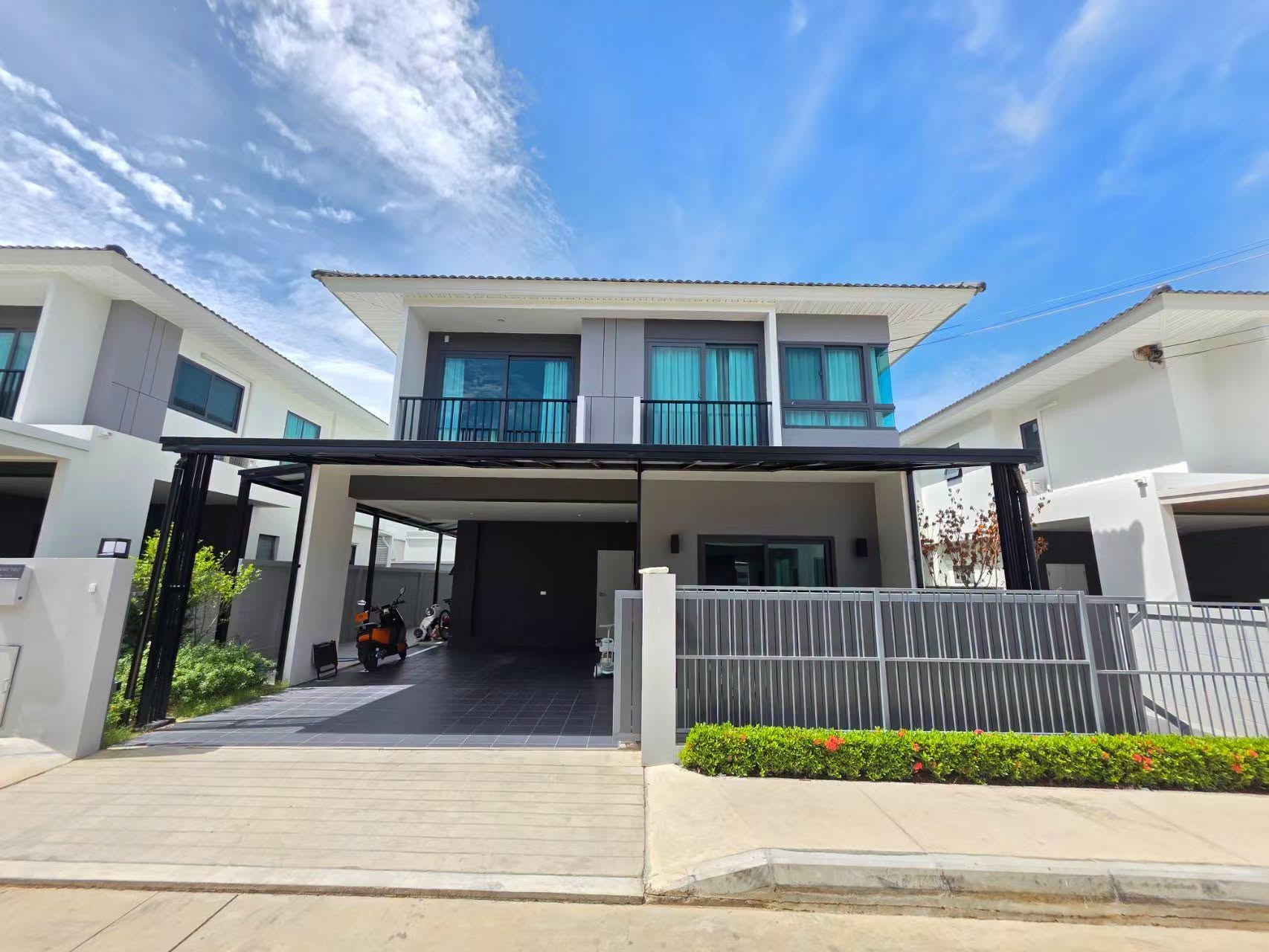 4 Bedroom House for sale at Supalai Park Ville