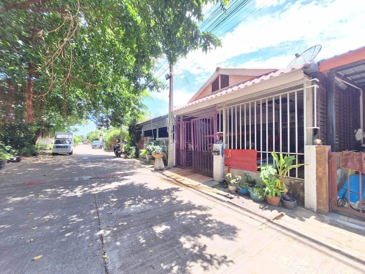 2 Bedroom Townhouse for sale at Rattanakorn Village 12
