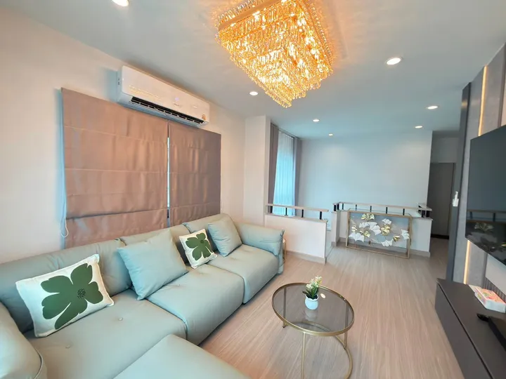 4 Bedroom House for sale at Supalai Park Ville