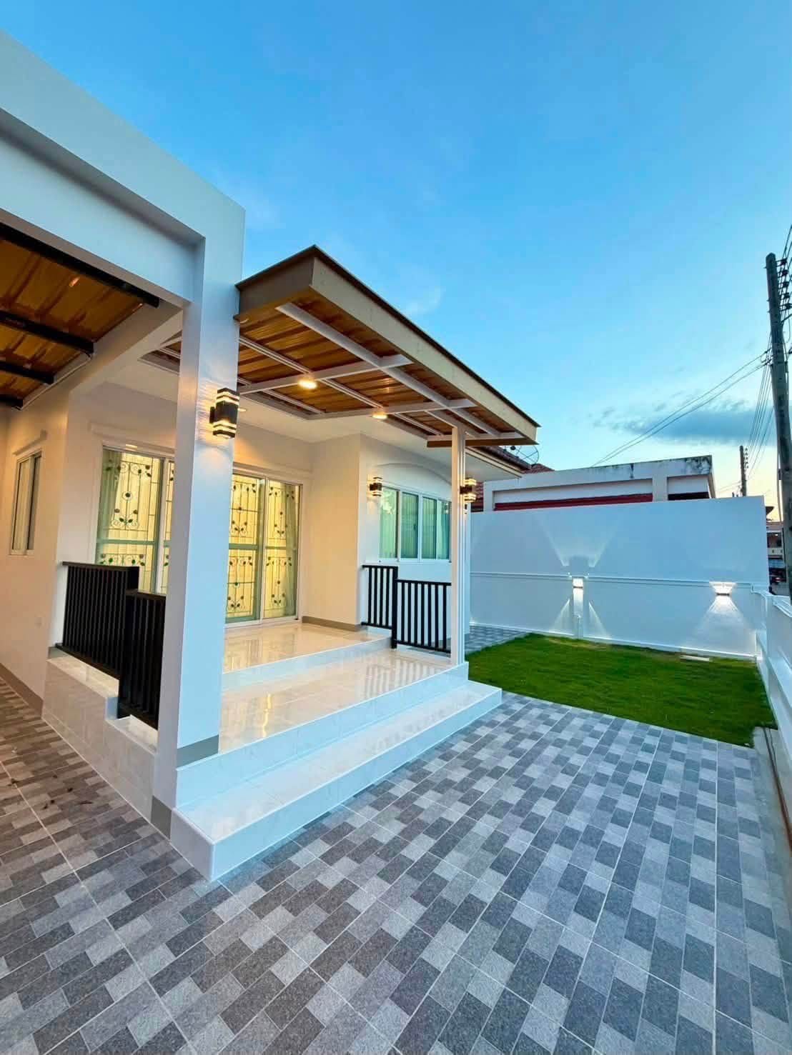 3 Bedroom House for sale at Maruay Village