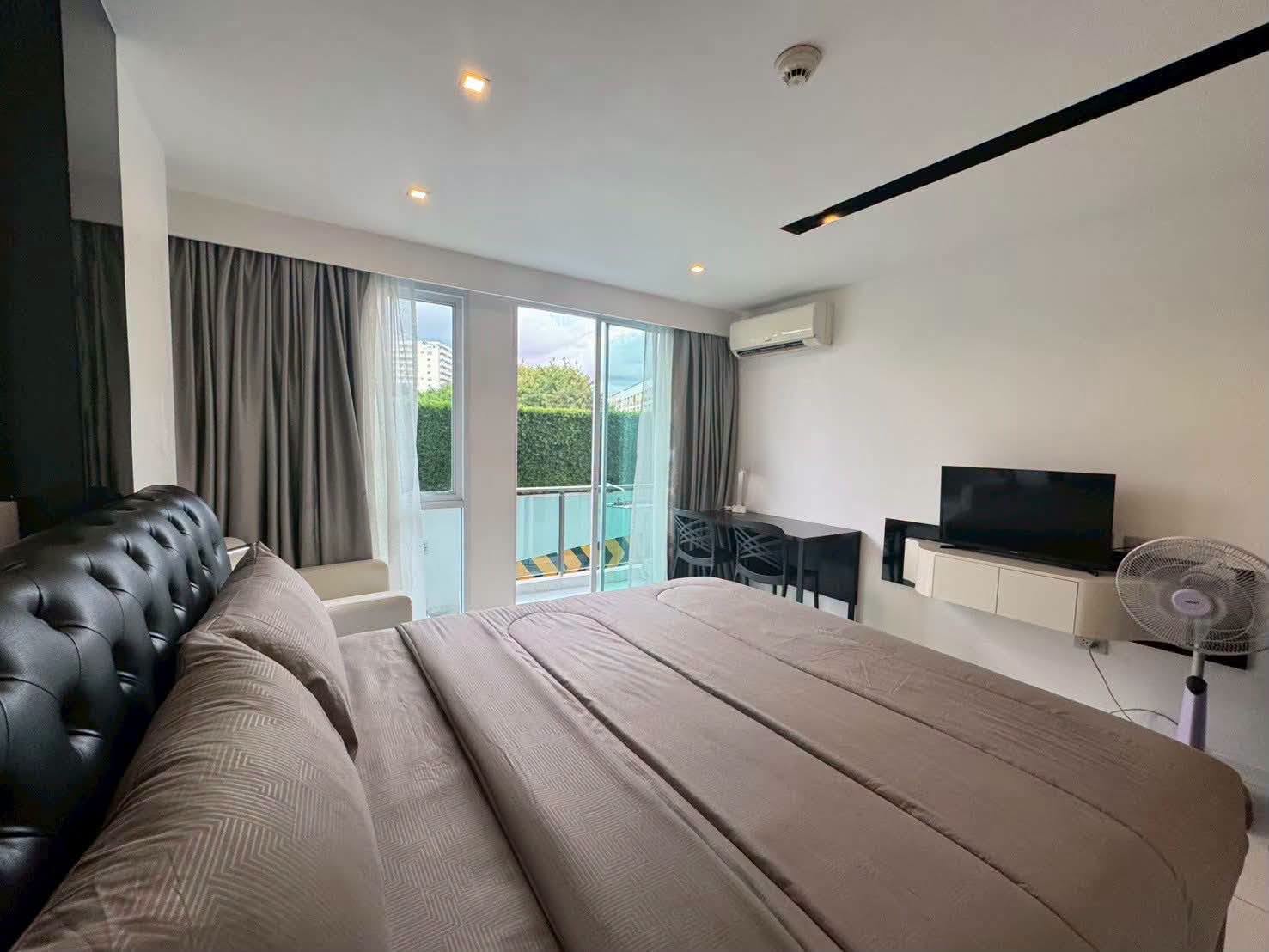 Studio for rent at City Center Residence