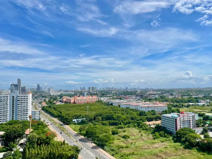 Photo from a listing at Lumpini Seaview