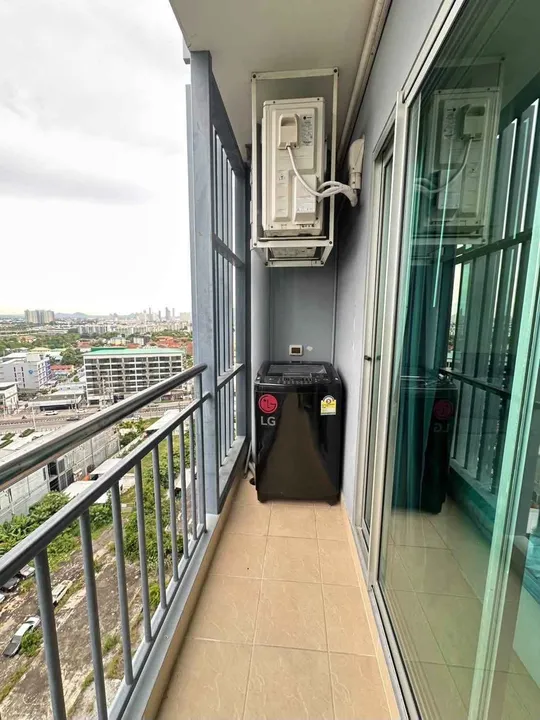 Studio for rent at Suphalai