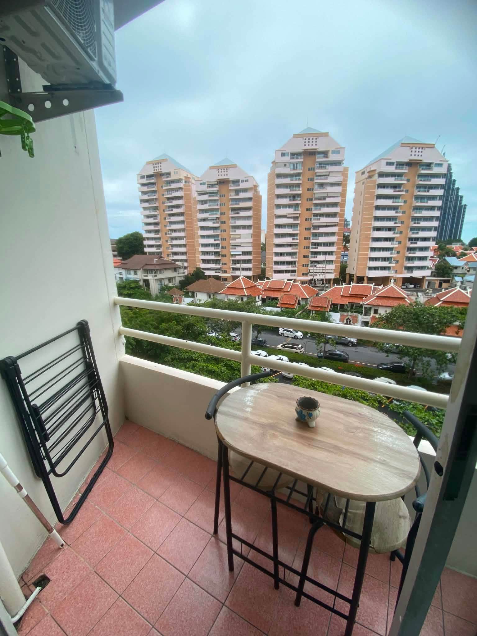 Studio for rent at View Talay 1