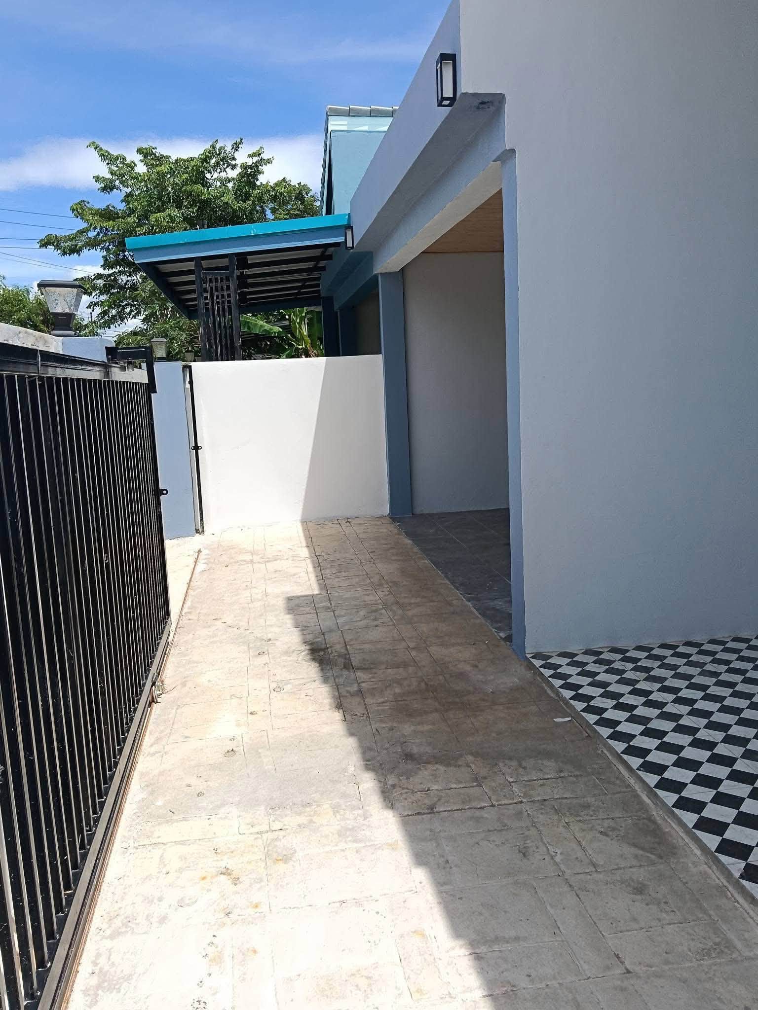 2 Bedroom House for sale in Mabprachan