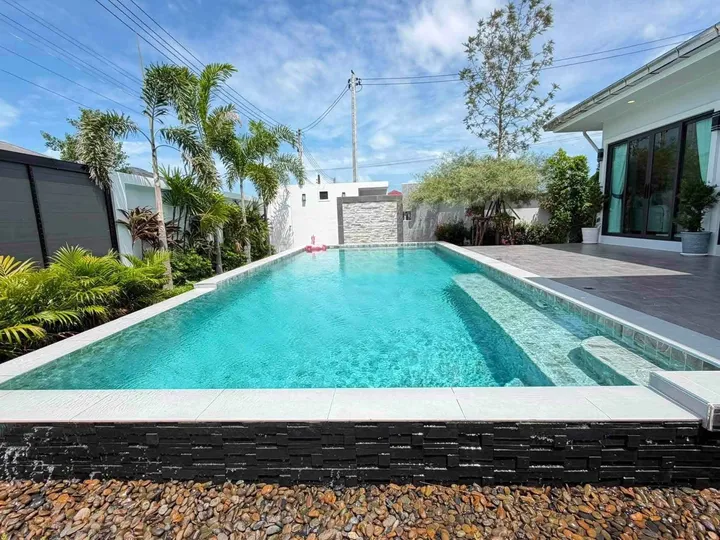 4 Bedroom Villa for sale in Jomtien