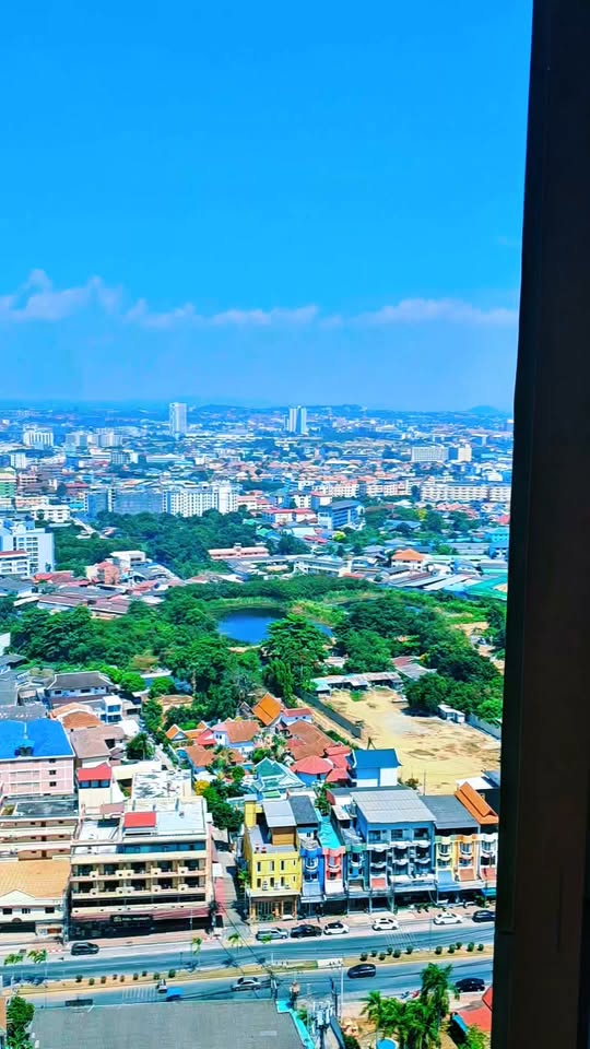Condo for rent at Unixx