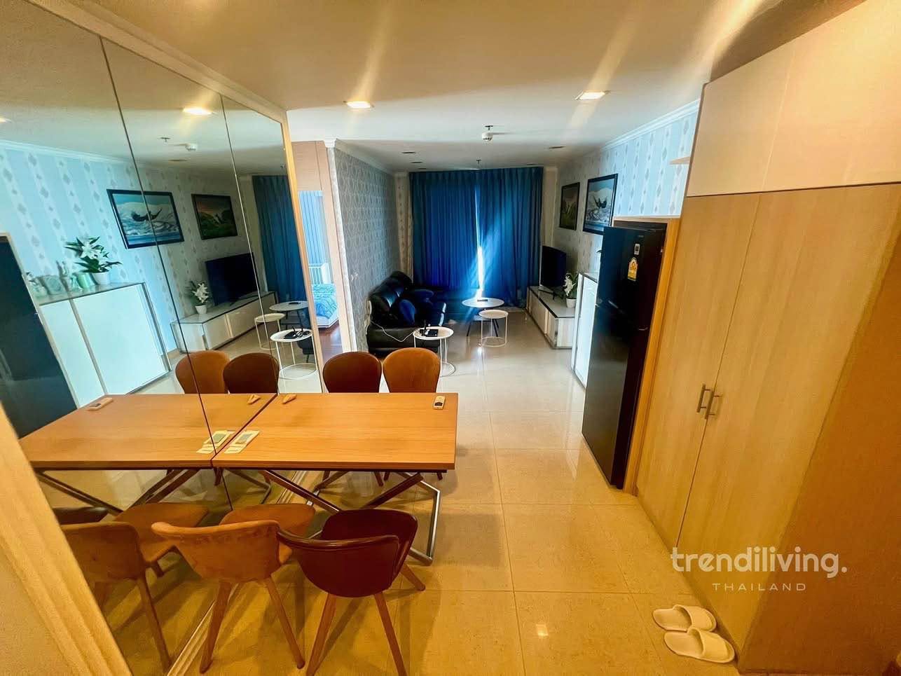 2 Bedroom Condo for sale at The Palm Wongamat