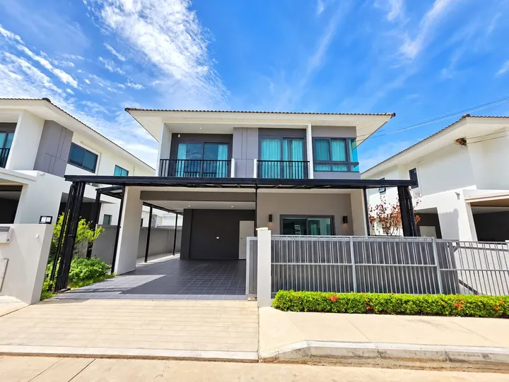 4 Bedroom House for sale at Supalai Park Ville