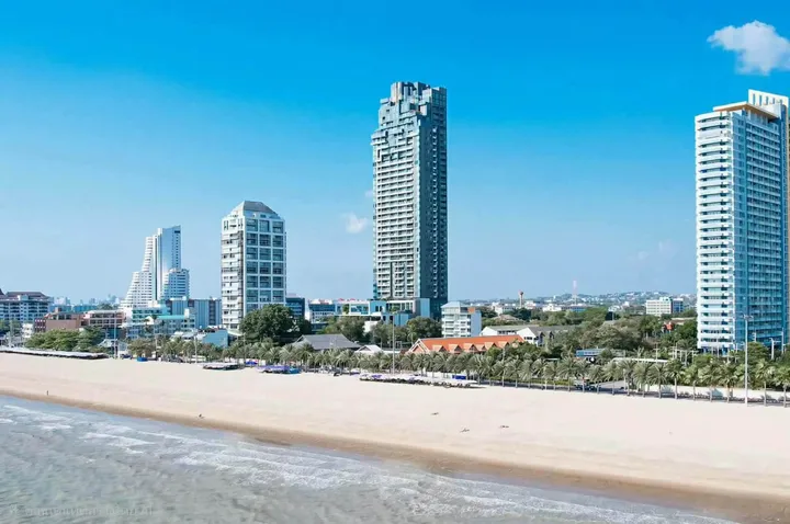 2 Bedroom Condo for rent at Aeras Beachfront Condominium