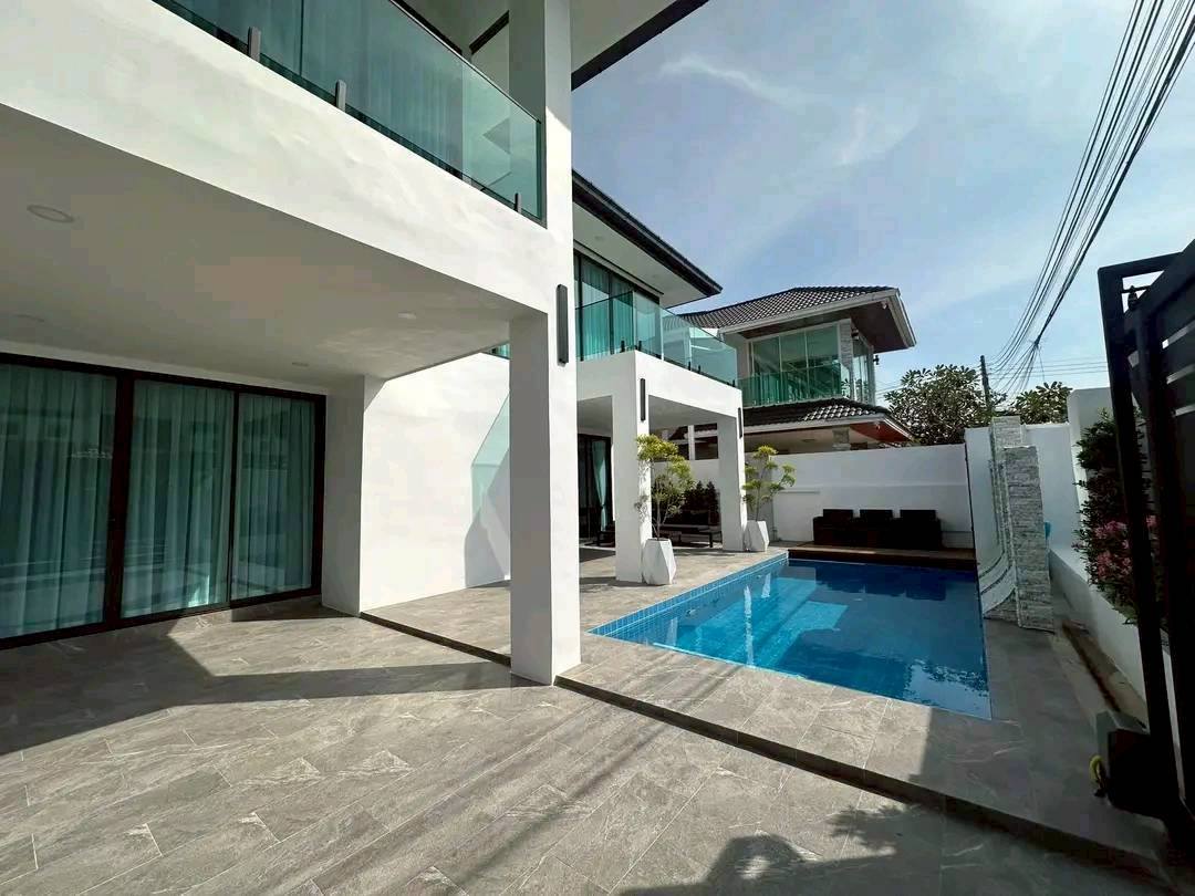 5 Bedroom Villa for rent in Jomtien