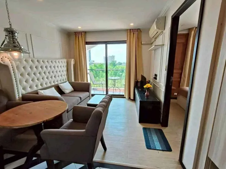 Photo from a listing at Venetian Signature Condo Resort