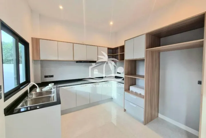 3 Bedroom House for sale in Mabprachan