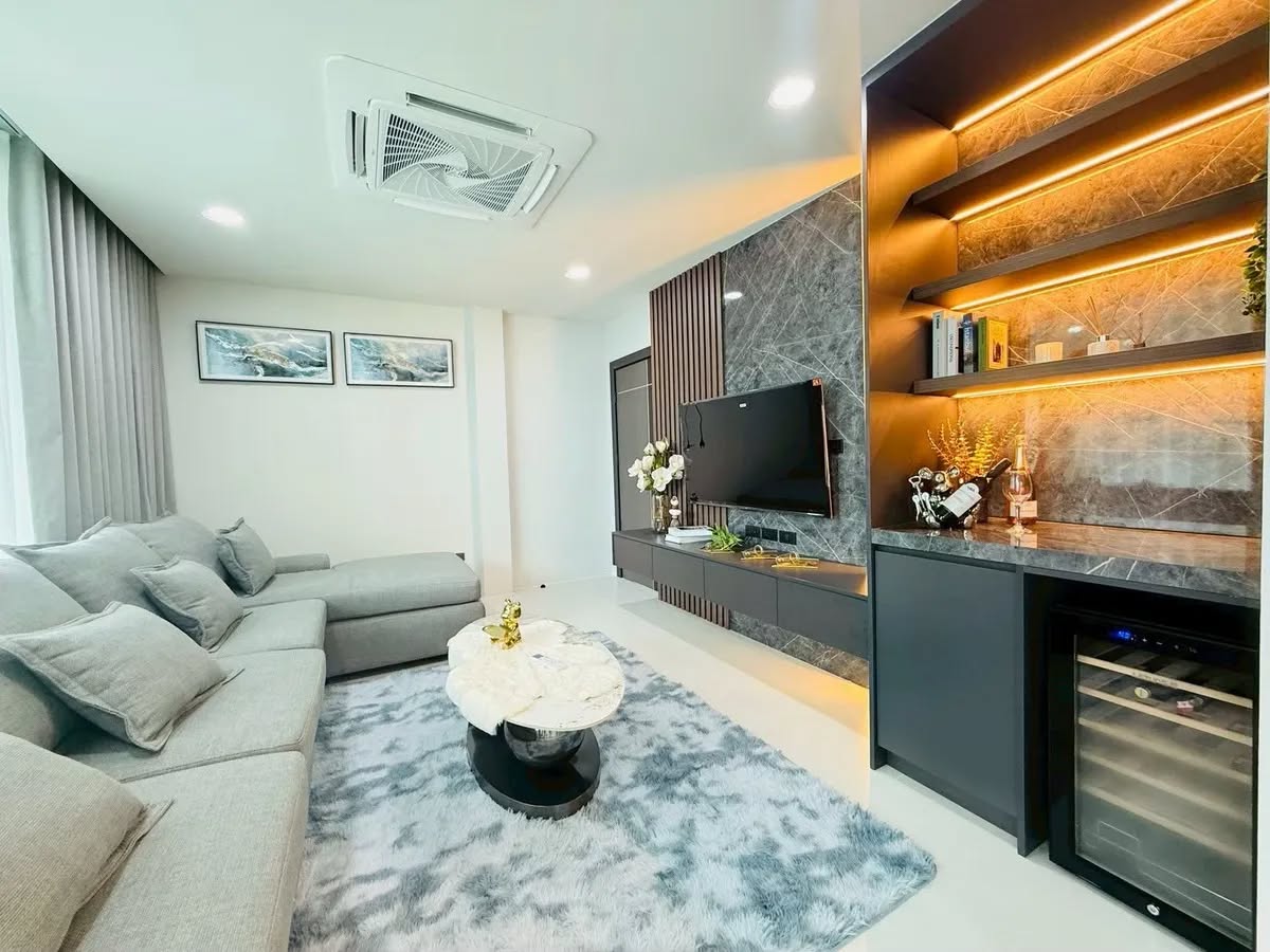 5 Bedroom Villa for rent at View Point Village