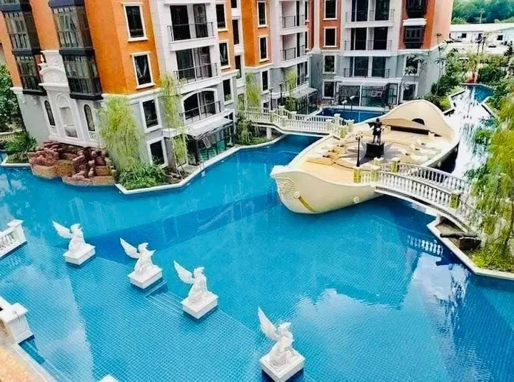 Photo from a listing at Espanya Condo Resort Pattaya