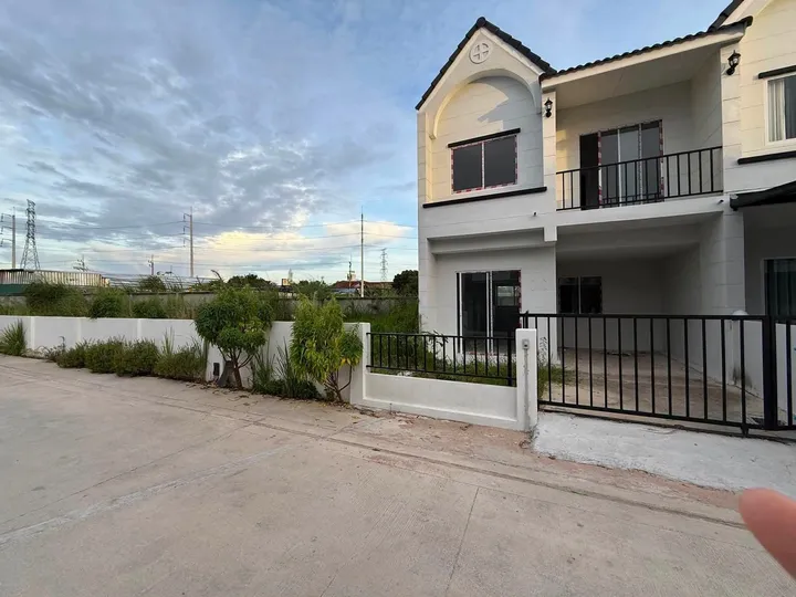 Listing photo