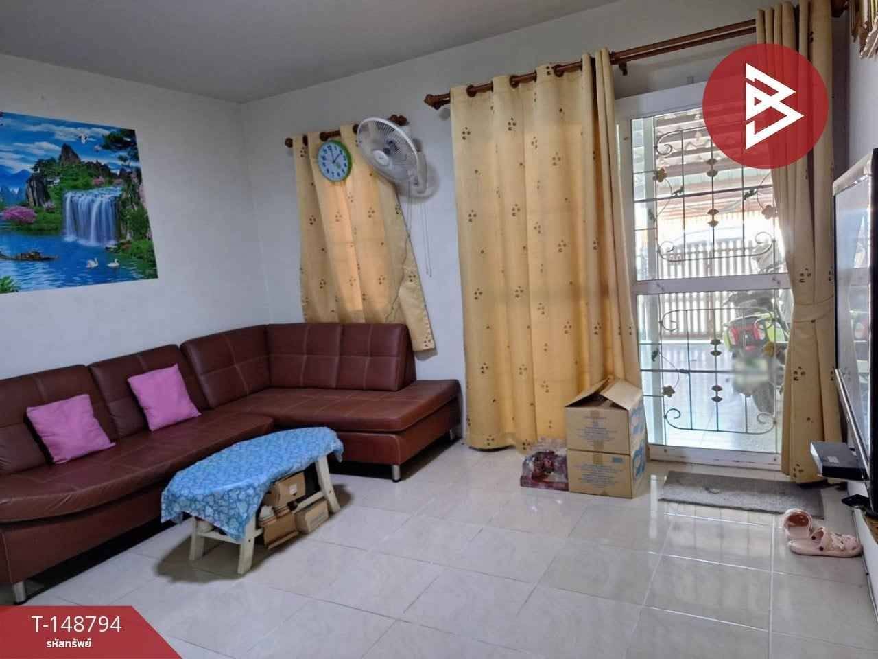 3 Bedroom Townhouse for sale at Golden Home 2