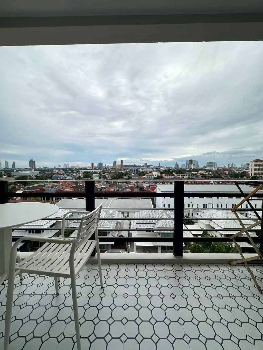 1 Bedroom Condo for rent at The Mountain Condo