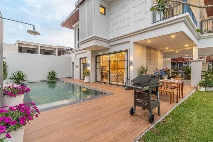 5 Bedroom Villa for sale at Rungsii Village