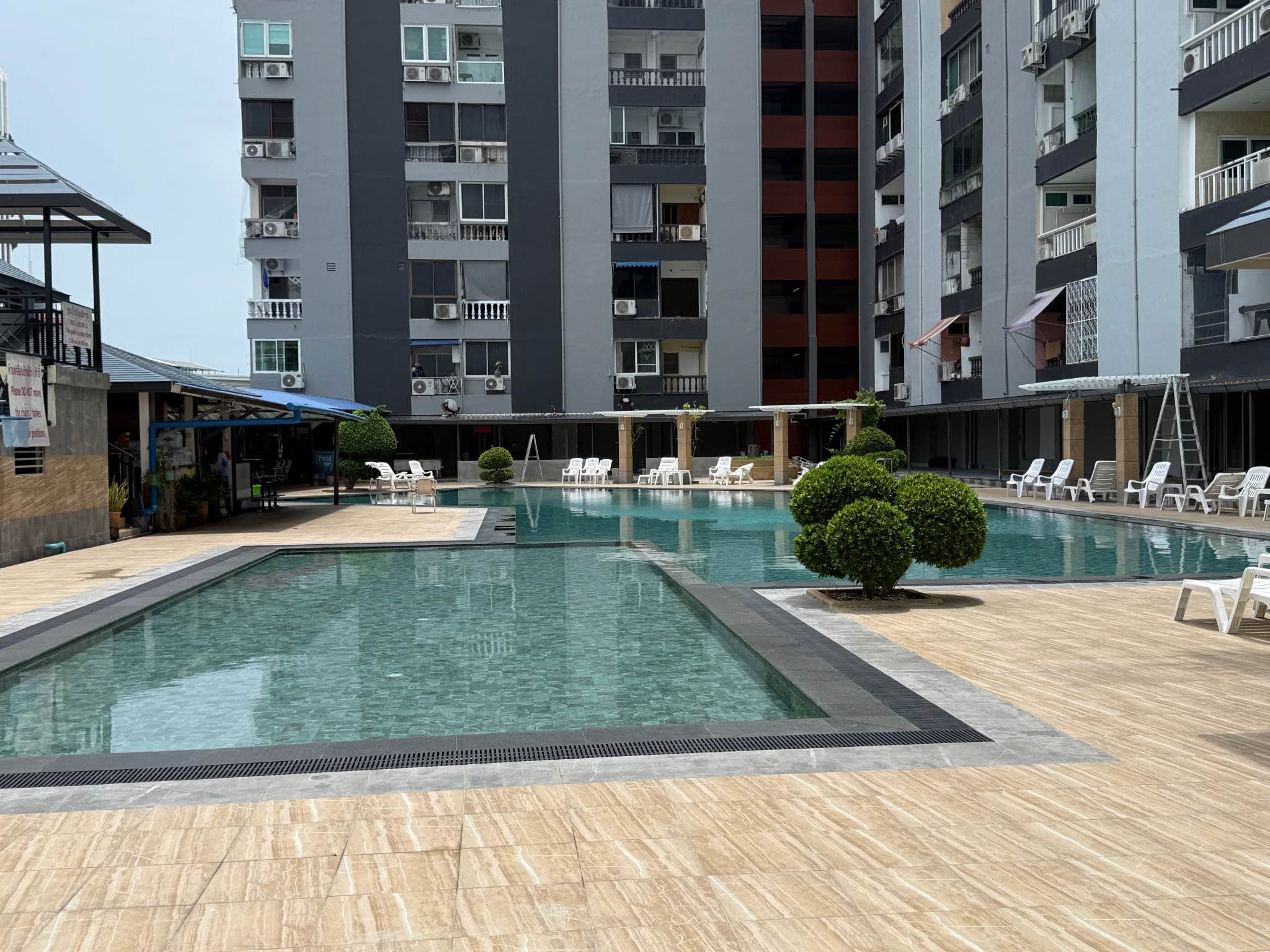 Studio for rent at 9 Karat