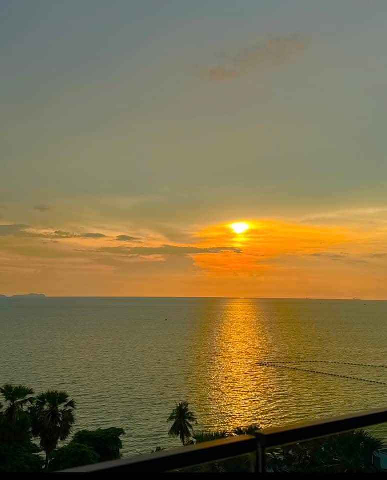1 Bedroom Condo for sale at Arom Wongamat