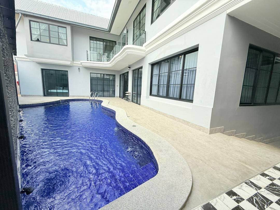 5 Bedroom Villa for rent in South Pattaya