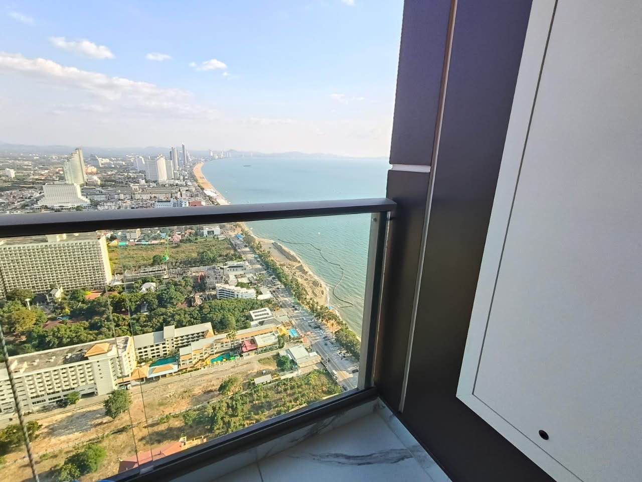 2 Bedroom Condo for rent at Copacabana