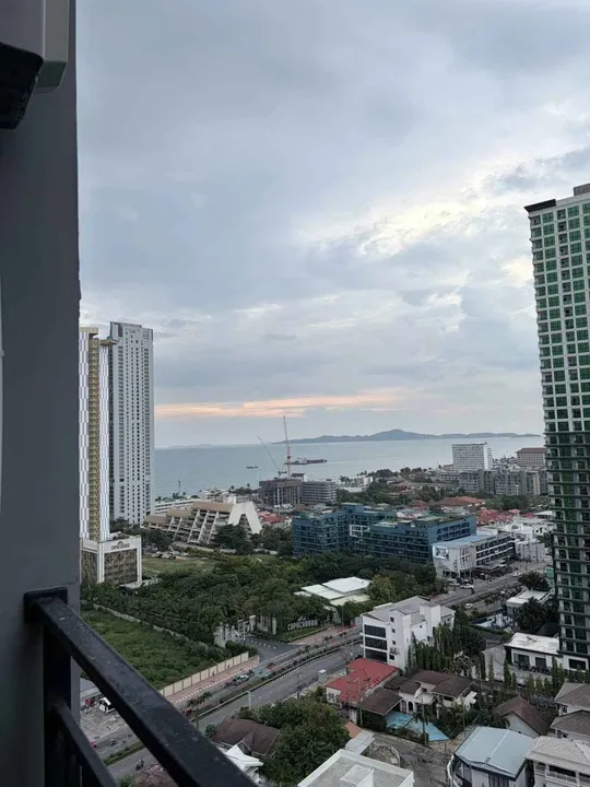 1 Bedroom Condo for rent at The Twin Tower