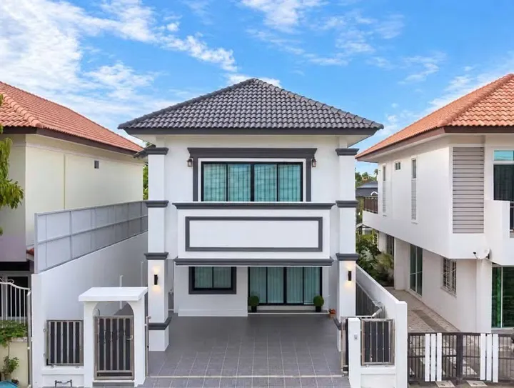 3 Bedroom Townhouse for sale in Siam Country Club