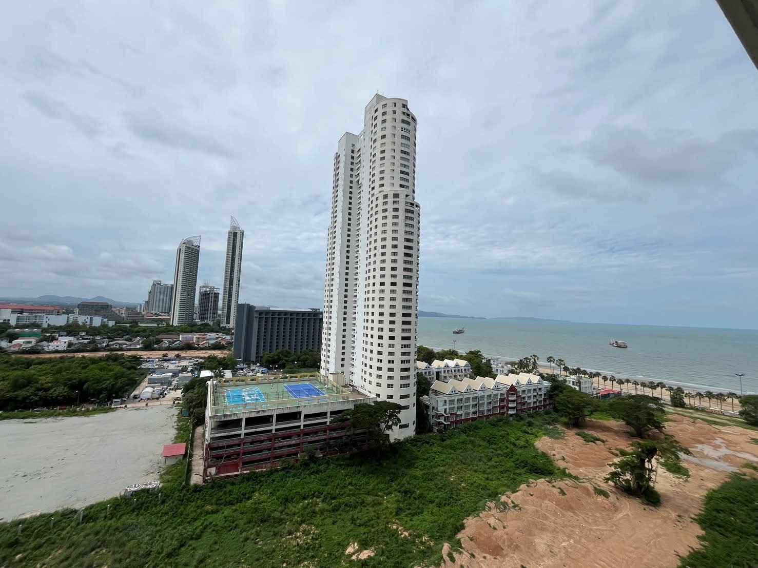 1 Bedroom Condo for rent at Lumpini Jomtien Beachfront