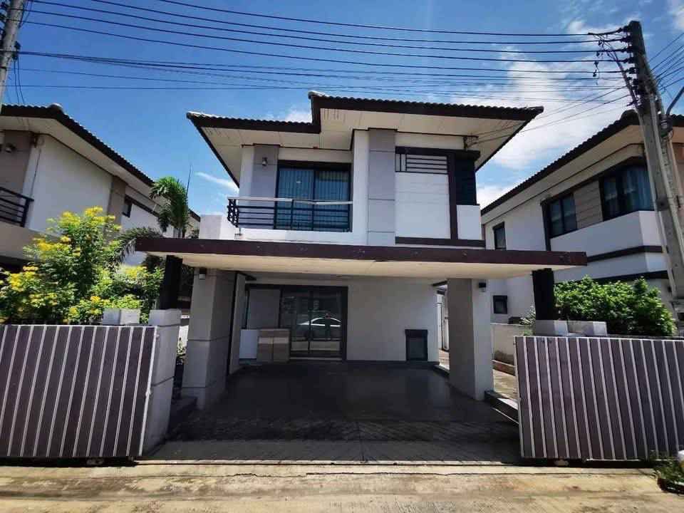 3 Bedroom House for rent at Baan Fah Greenery