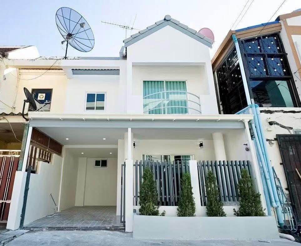 2 Bedroom Townhouse for sale in Jomtien