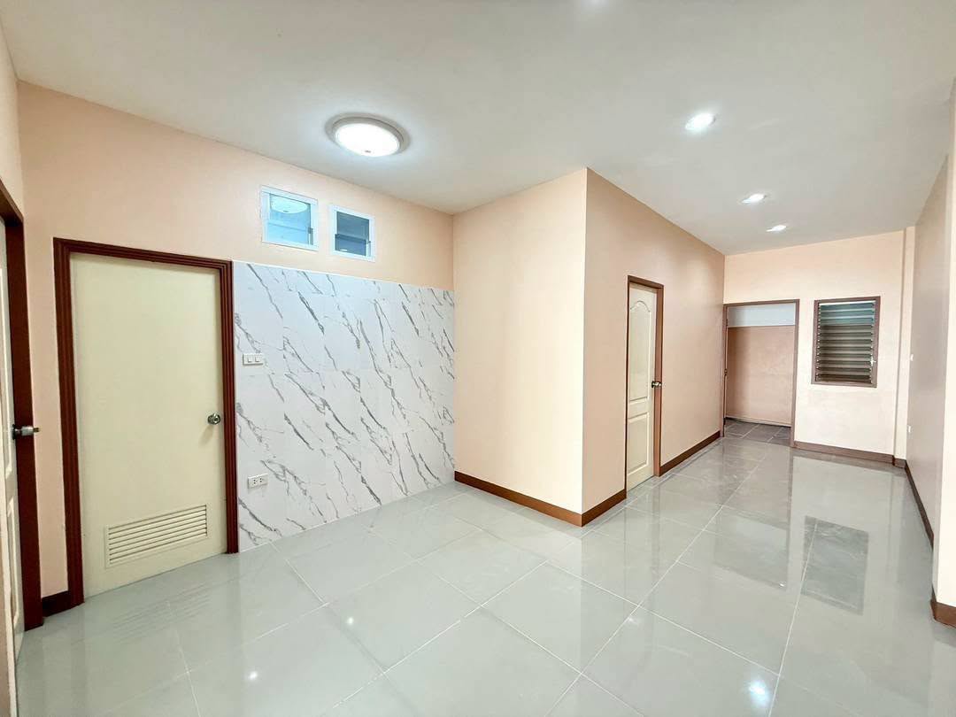 2 Bedroom Townhouse for sale at Thanawan Town