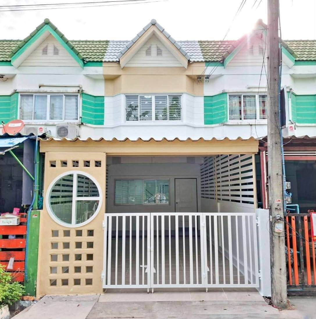 2 Bedroom Townhouse for sale at Ploenjai Townhome