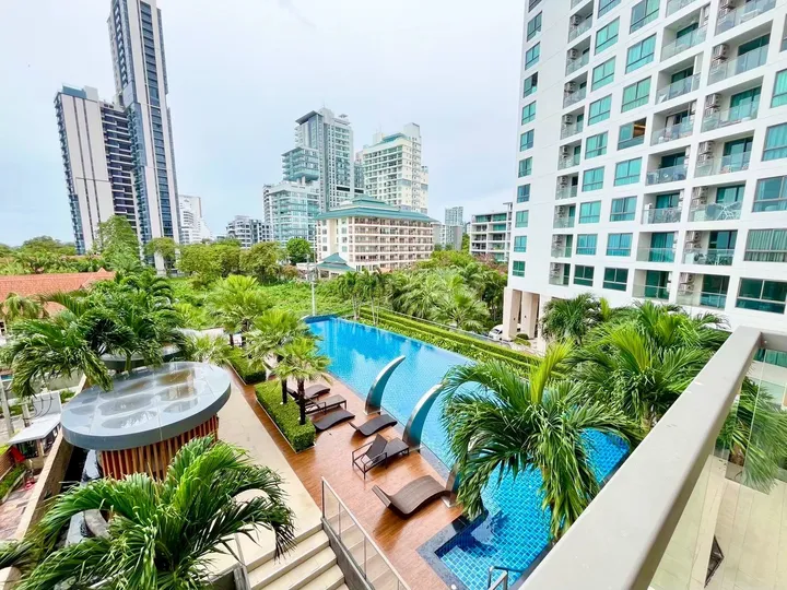 2 Bedroom Condo for sale at The Peak Towers