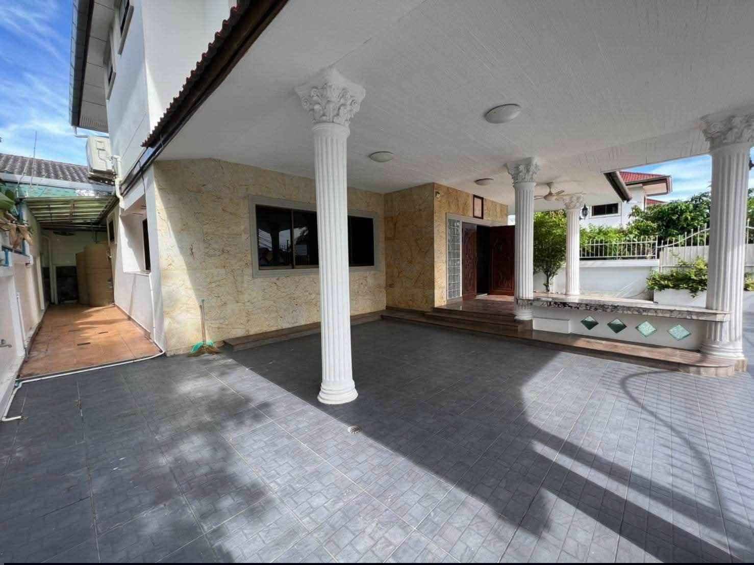 4 Bedroom House for sale at Eakmongkol 1