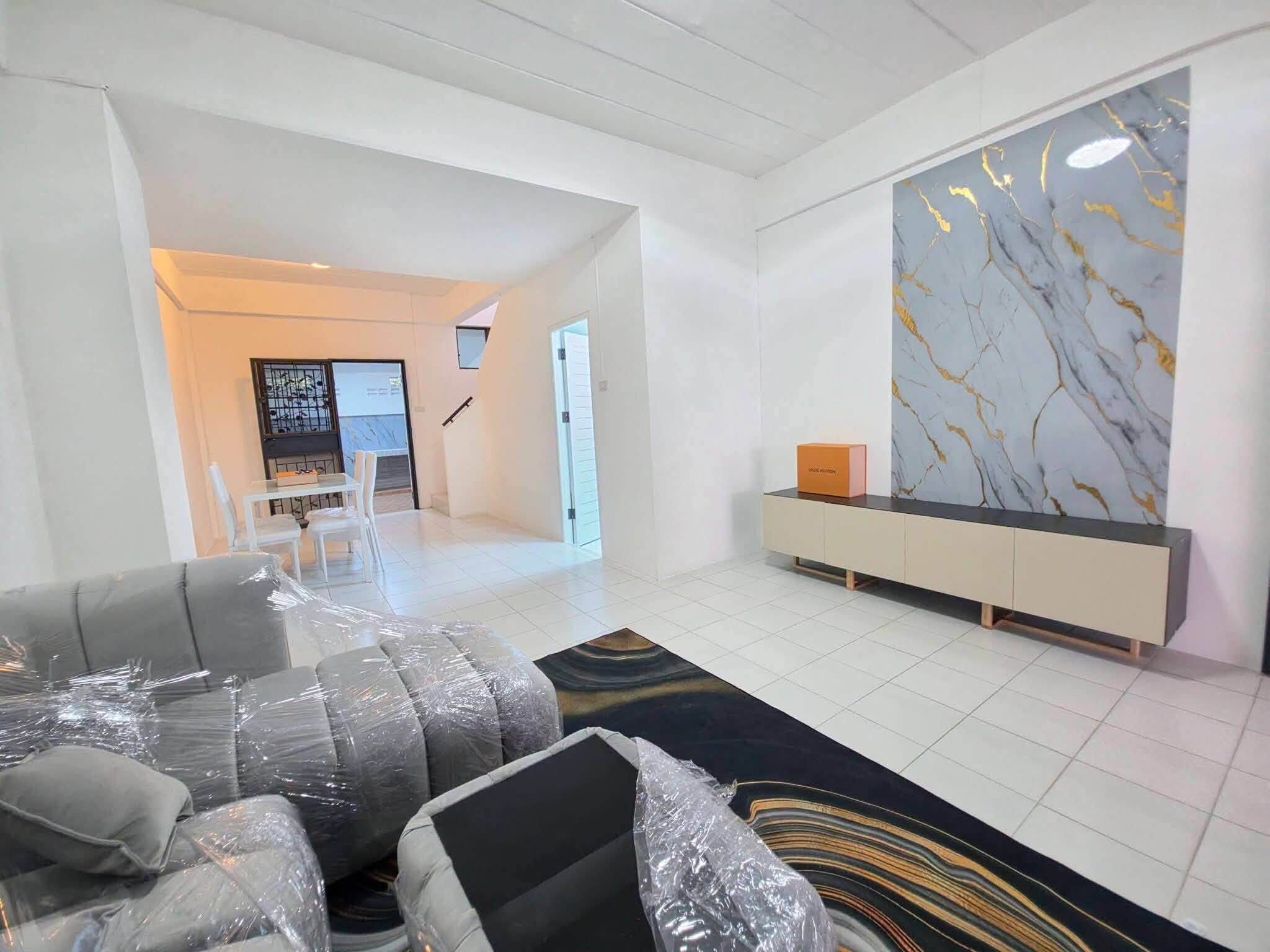 2 Bedroom Townhouse for sale at Ngam Charoen 4