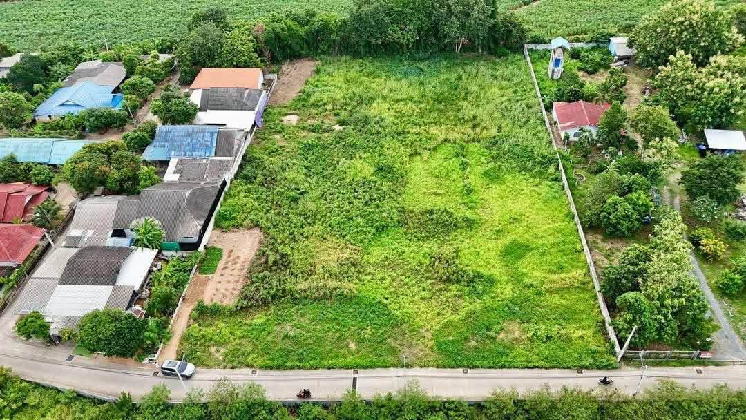 Land for sale in Chaiyapruek 2