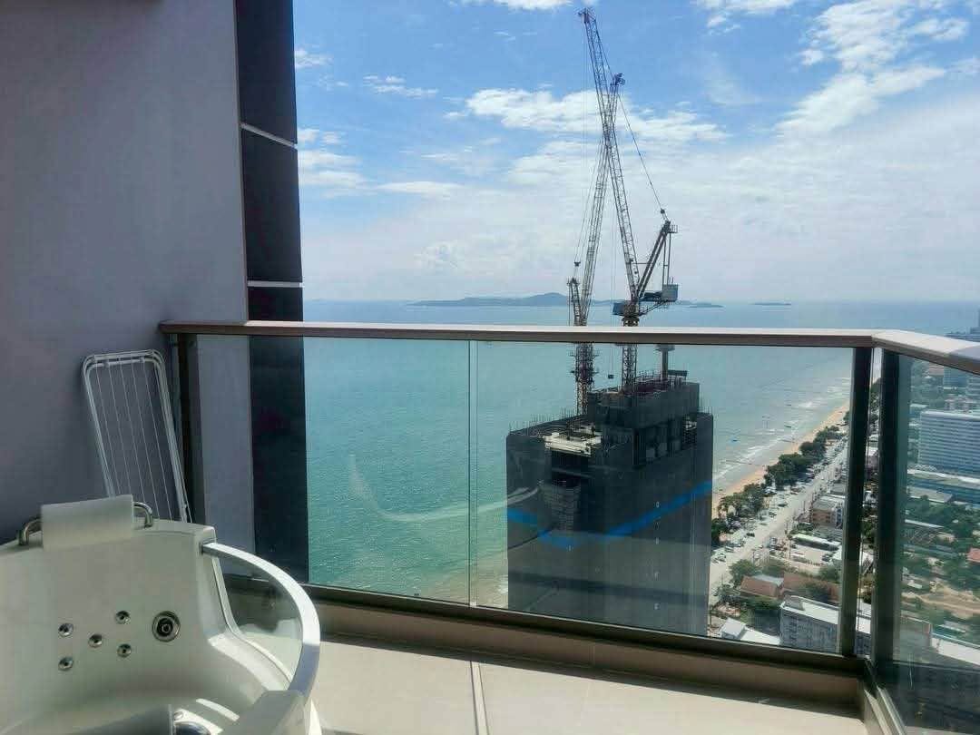 1 Bedroom Condo for rent at Copacabana