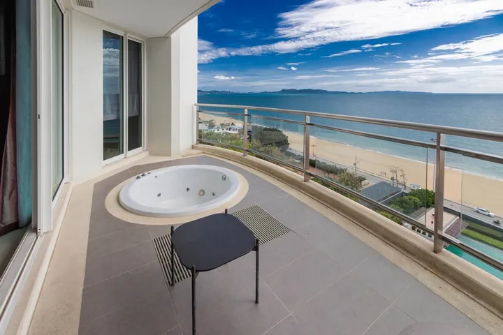 3 Bedroom Condo for sale at Reflection