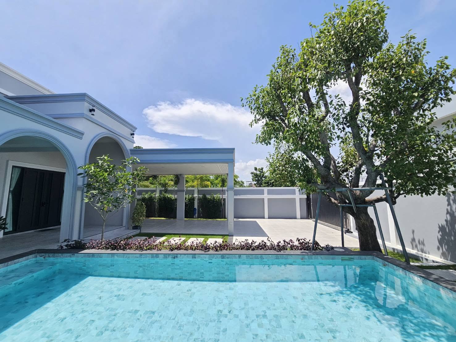 4 Bedroom House for sale in Mabprachan