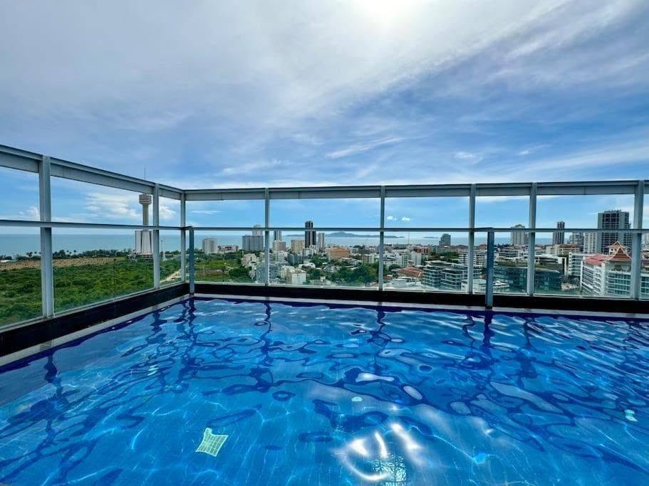 1 Bedroom Condo for rent at Treetop Condominium