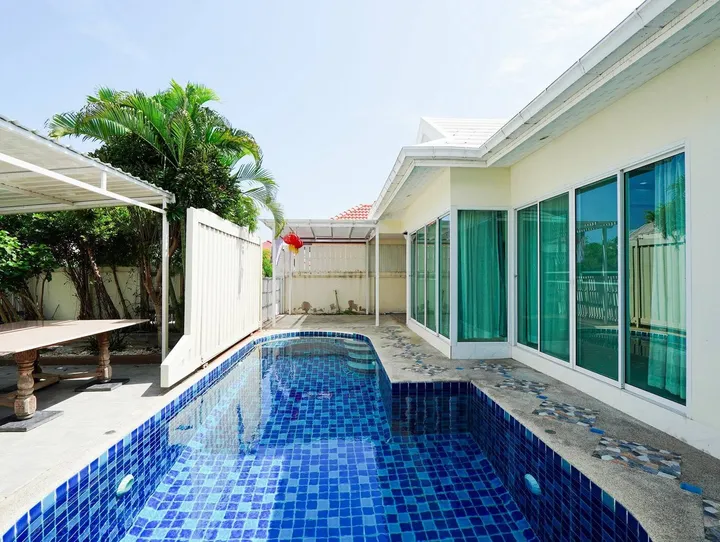 3 Bedroom Villa for sale in Pornprapanimit