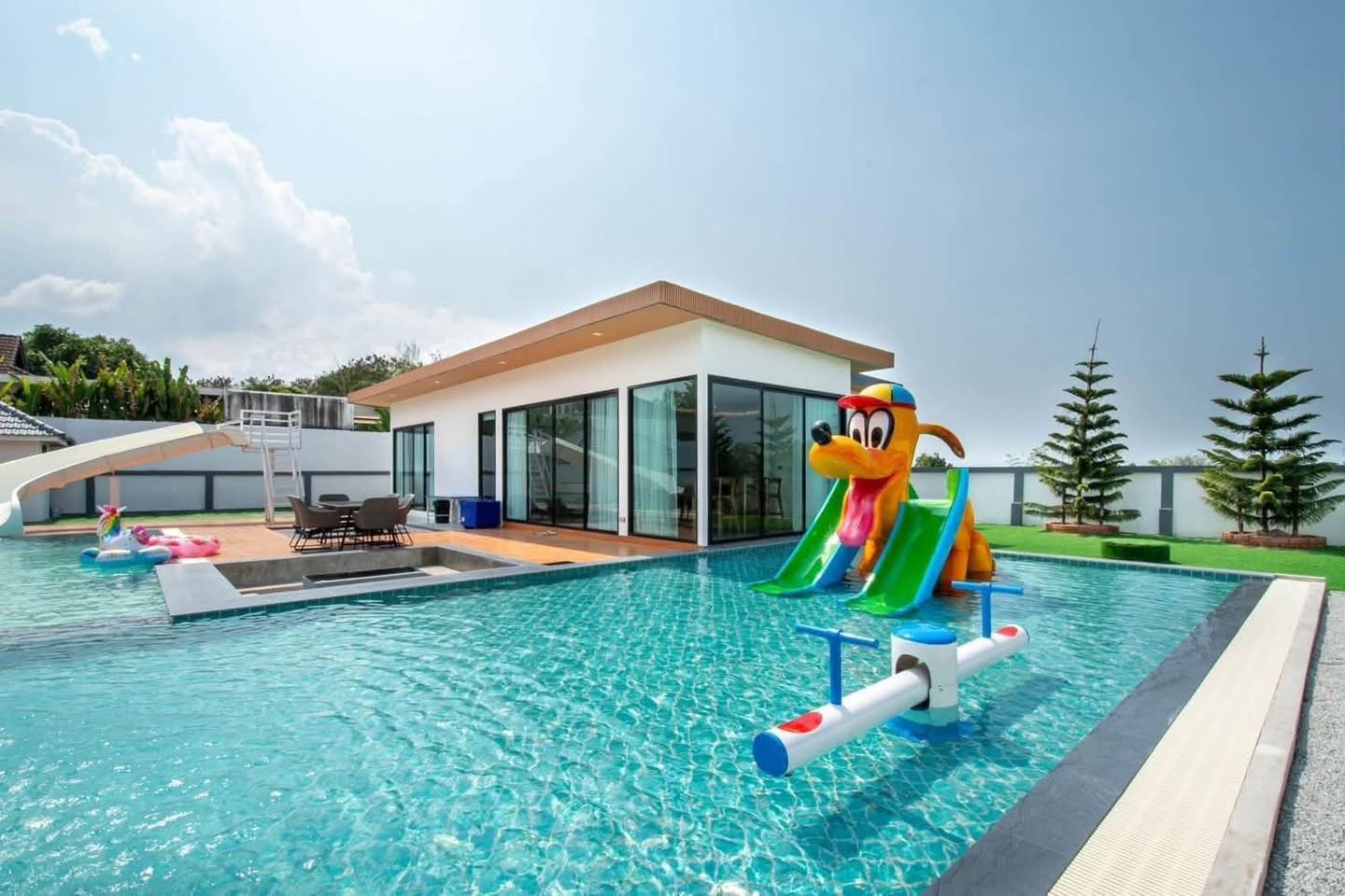 6 Bedroom Villa for sale in Huai Yai